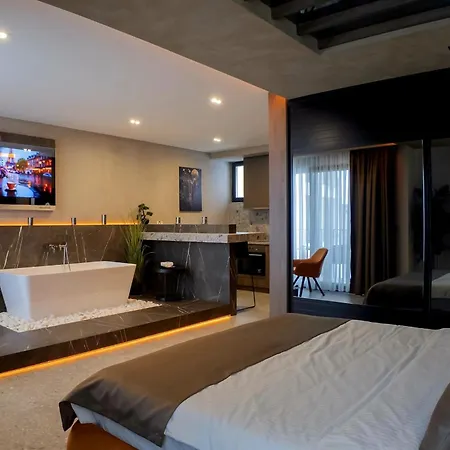 Boutique Moonlight * קרגיובאק